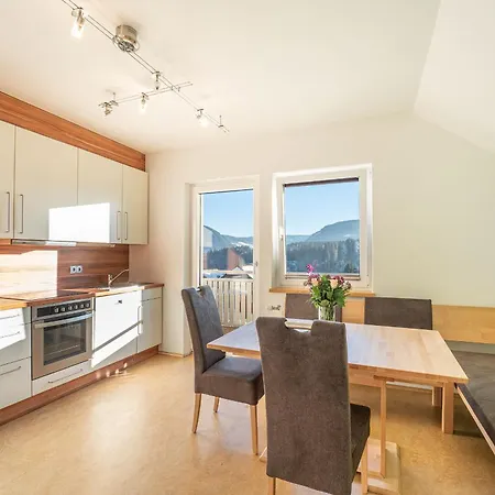 Panorama Apartment *